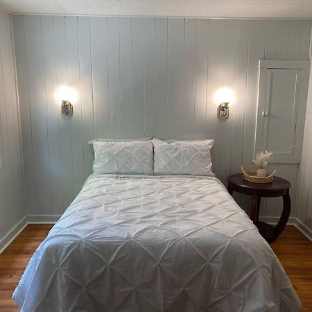 The Garden Cottage 亨德森维尔 外观 照片